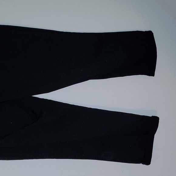 TIME AND TRU HI-RISE RELAXED FIT CARGO CAPRI Size 4 - Picture 8 of 14